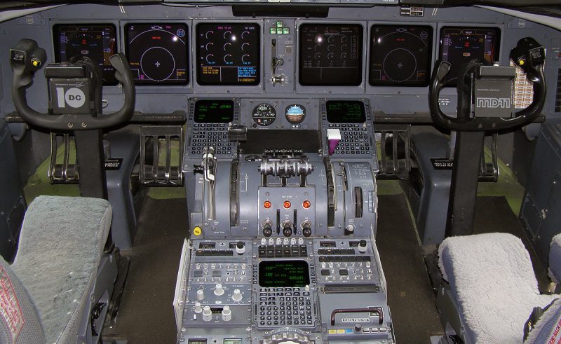 MD-11 cockpit