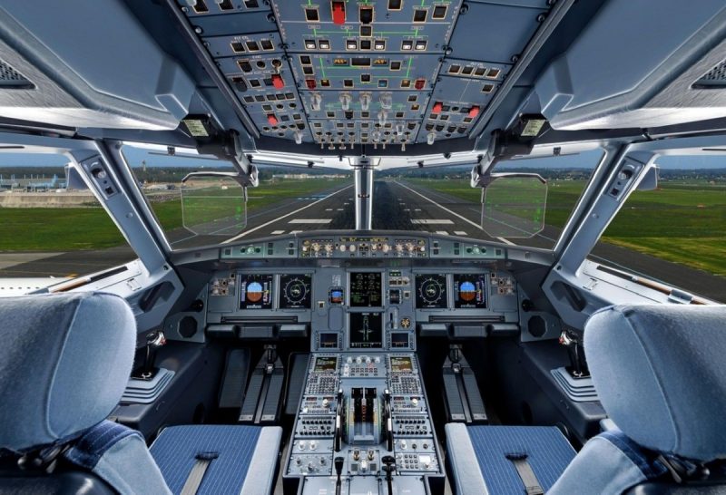 A320 cockpit